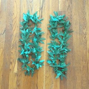 1x Weed Lei Necklace